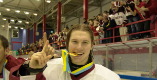 Foto2004.12.19 U20 izlase iekļūst Elitē