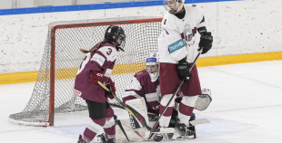 LAT U18 meiteņu hokeja izlase - LAT sieviešu klubu izlase
