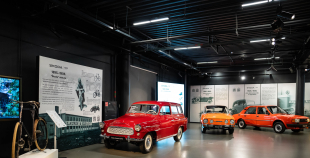 “Škoda 130 gadi” izstādē redzama arī 2021. gada PČ hokeja čempionāta elektroauto