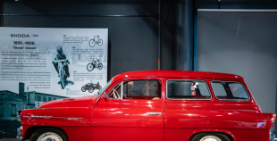 “Škoda 130 gadi” izstādē redzama arī 2021. gada PČ hokeja čempionāta elektroauto