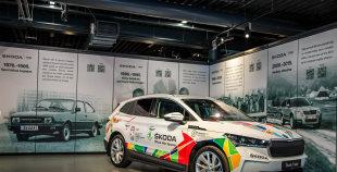 “Škoda 130 gadi” izstādē redzama arī 2021. gada PČ hokeja čempionāta elektroauto
