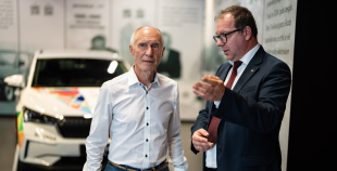 “Škoda 130 gadi” izstādē redzama arī 2021. gada PČ hokeja čempionāta elektroauto