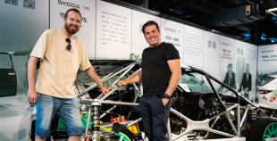 “Škoda 130 gadi” izstādē redzama arī 2021. gada PČ hokeja čempionāta elektroauto