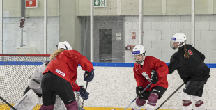 Latvijas U18 meiteņu hokeja izlases treniņš