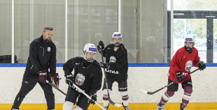 Latvijas U18 meiteņu hokeja izlases treniņš