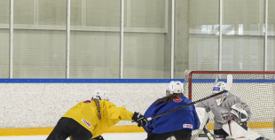 Latvijas U18 meiteņu hokeja izlases treniņš