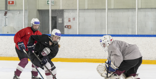 Latvijas U18 meiteņu hokeja izlases treniņš