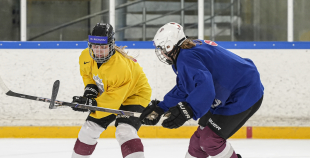 Latvijas U18 meiteņu hokeja izlases treniņš