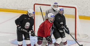 Latvijas U18 meiteņu hokeja izlases treniņš