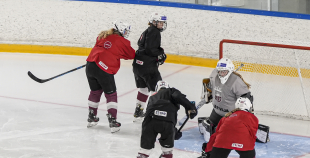 Latvijas U18 meiteņu hokeja izlases treniņš