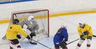Latvijas U18 meiteņu hokeja izlases treniņš