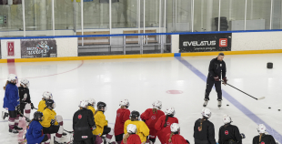 Latvijas U18 meiteņu hokeja izlases treniņš