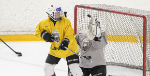Latvijas U18 meiteņu hokeja izlases treniņš