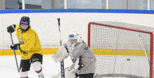Latvijas U18 meiteņu hokeja izlases treniņš