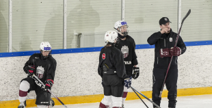 Latvijas U18 meiteņu hokeja izlases treniņš