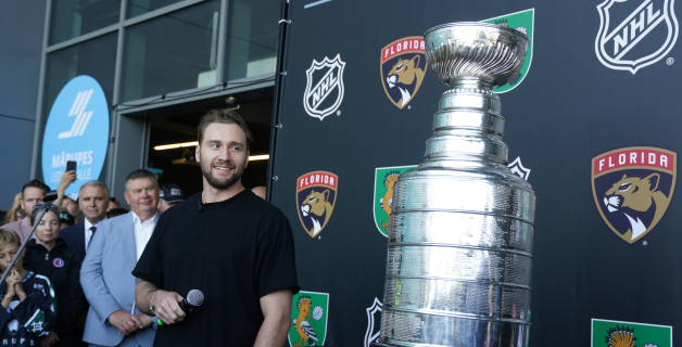 Balinskis brings Stanley Cup to Latvia