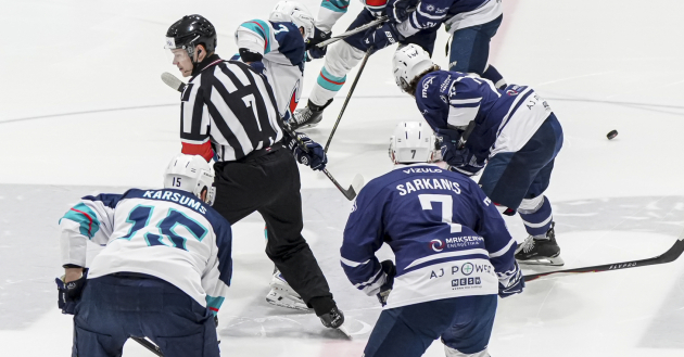 Pārsteigumiem pilna hokeja nedēļa