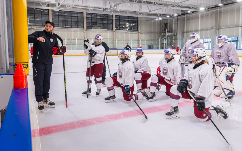 Izziņots Latvijas sieviešu hokeja izlases sastāvs pārbaudes spēlēm