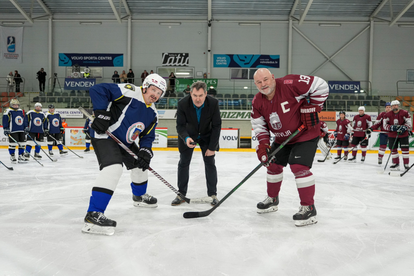 Latvijas veterānu izlase draudzības mačā pārspēj Policijas veterānu komandu