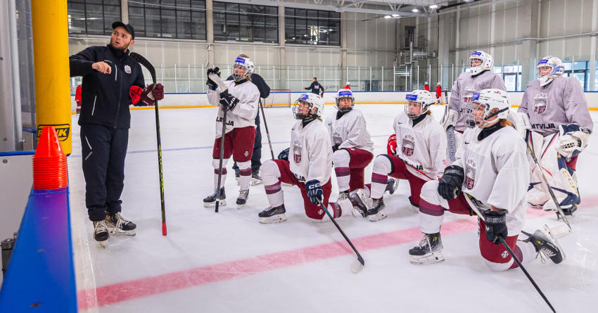 Izziņots Latvijas sieviešu hokeja izlases sastāvs pārbaudes spēlēm