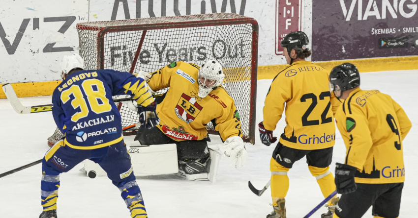 Startējis Latvijas veterānu čempionāts